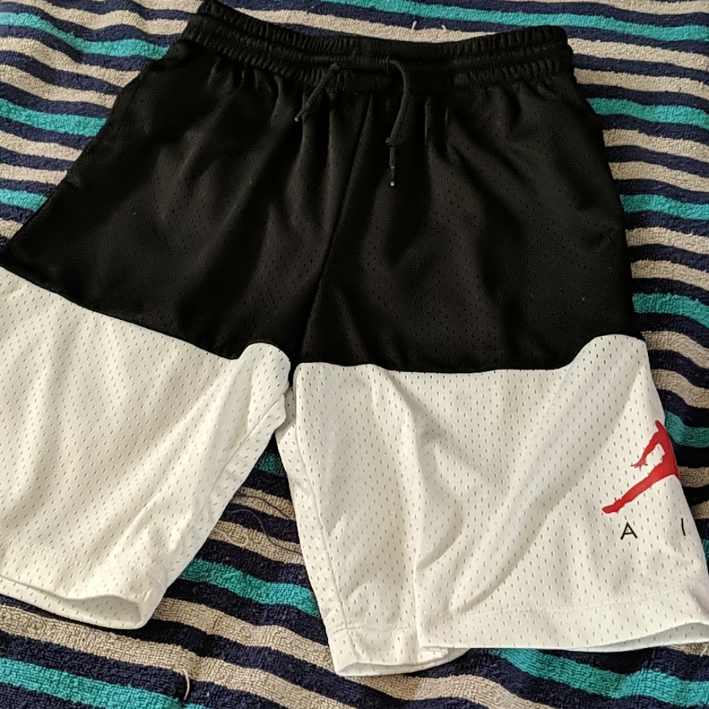 JORDAN BOYS L BASKETBALL SHORTS